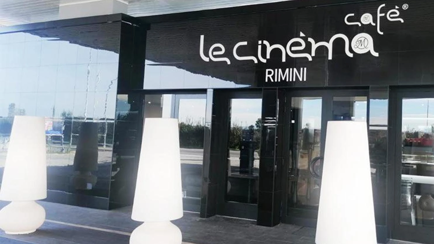Apre anche a Rimini: "Le Cinéma Café"
