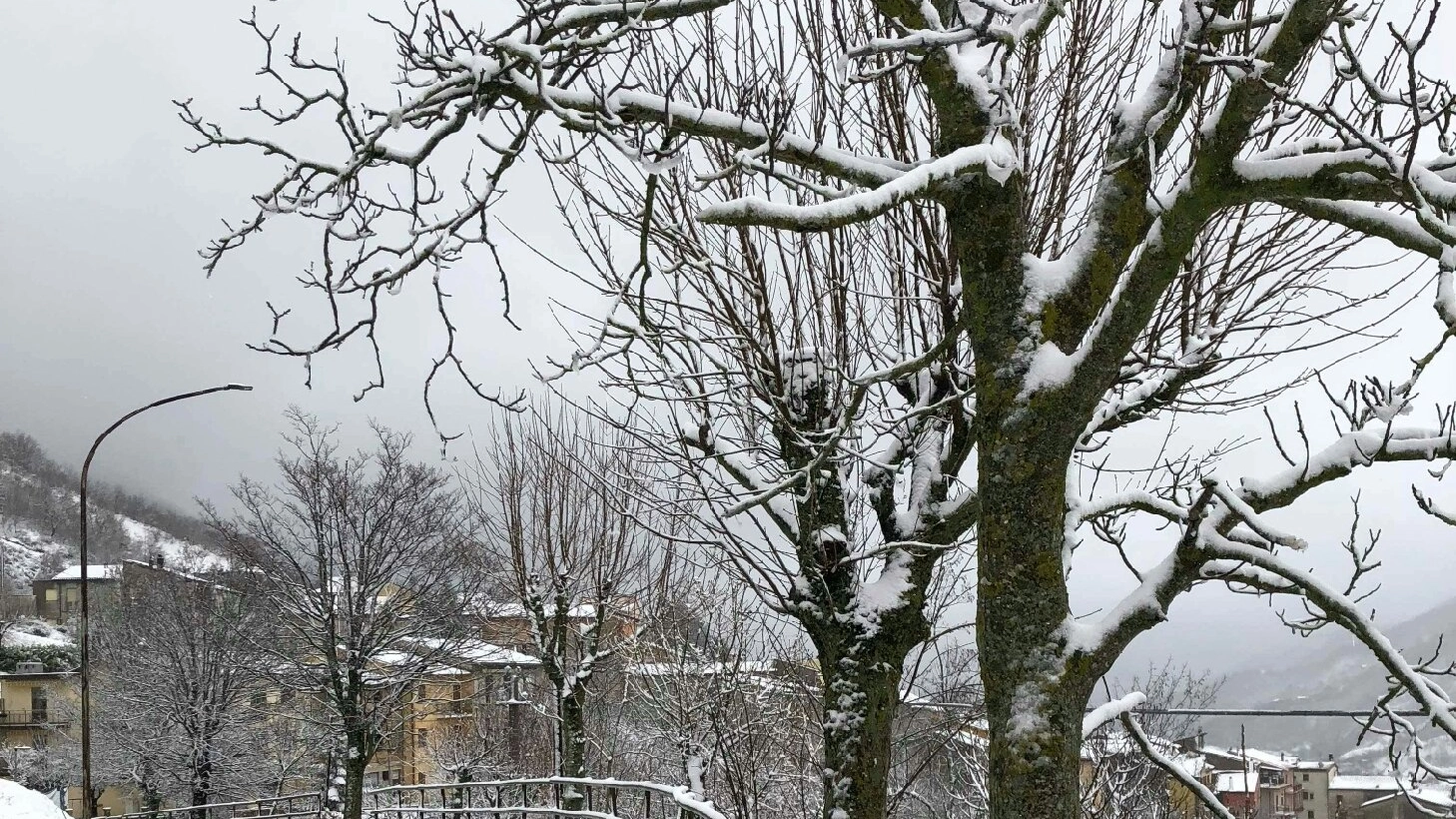 Nevicata nell'entroterra di Pesaro e Urbino
