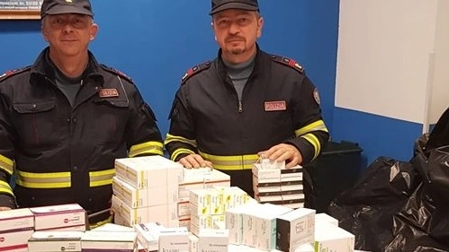 I farmaci recuperati dalla polizia stradale di Frosinone dopo il colpo ad Ancona