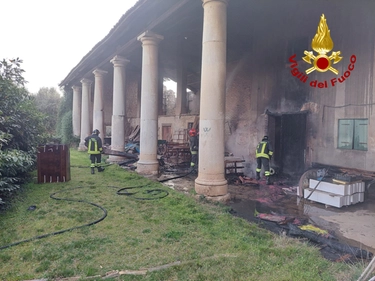 Vicenza, incendio a Villa Trissino del Palladio, denunciati due minori