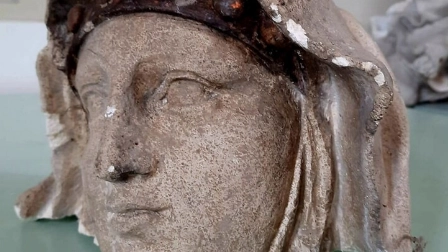 Venezia, si stacca la testa di una statua del Seicento all'ospedale Civile