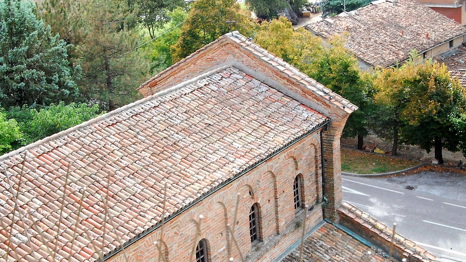 Le associazioni di volontariato hanno contribuito con 35mila euro al restauro dei tetti 