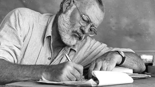 Schiaffi racconta il capolavoro di Hemingway  Il mare e quel vecchio che non si arrende mai