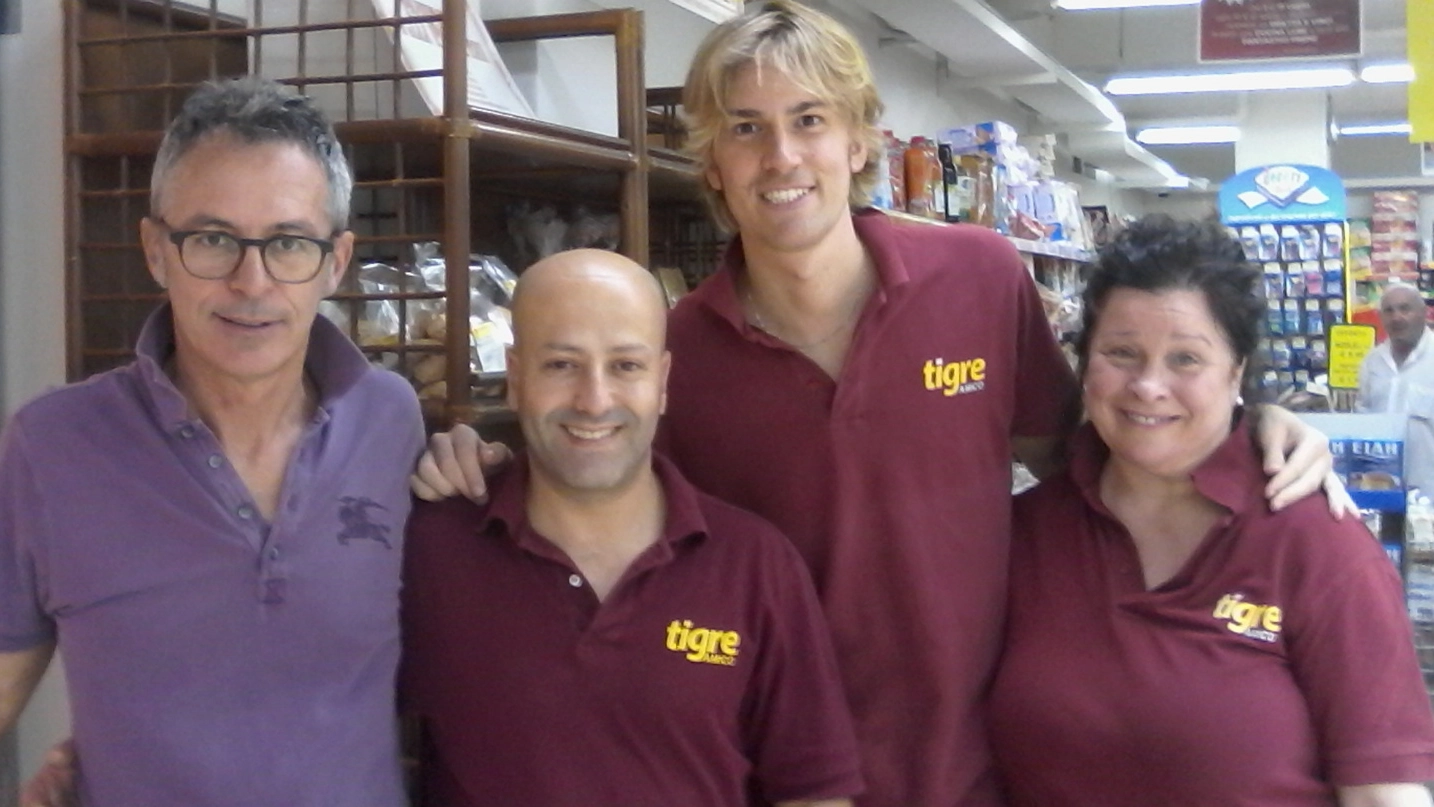 Il gruppo del supermercato Tigre