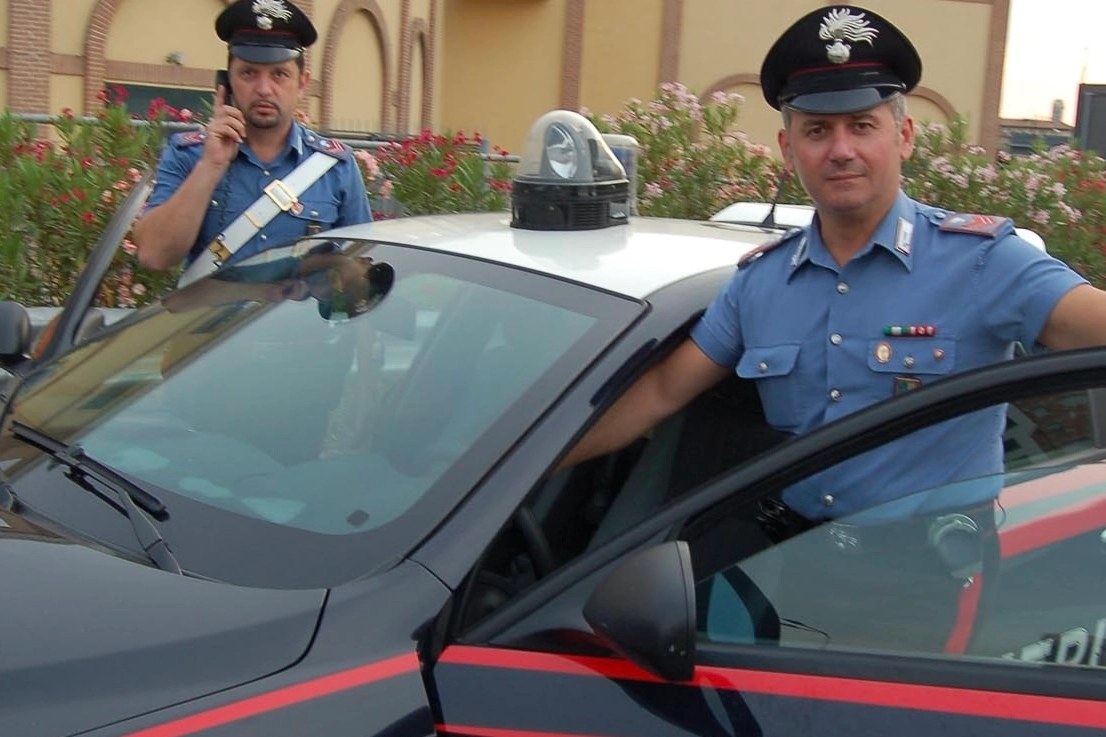 La donna ha presentato una denuncia ai carabinieri che hanno immediatamente iniziato le indagini