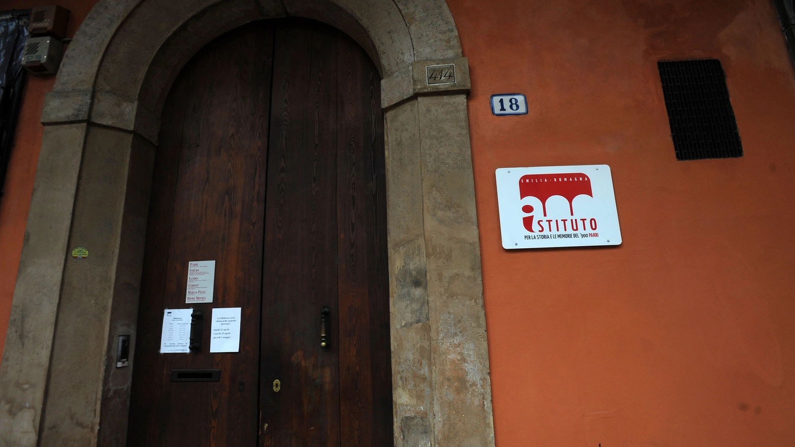 L'istituto Parri in via Sant'Isaia (Foto Schicchi)