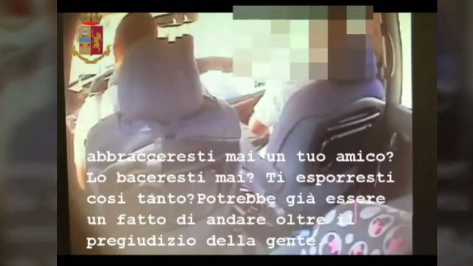 Un fermo immagine del video girato con telecamera segreta dalla polizia