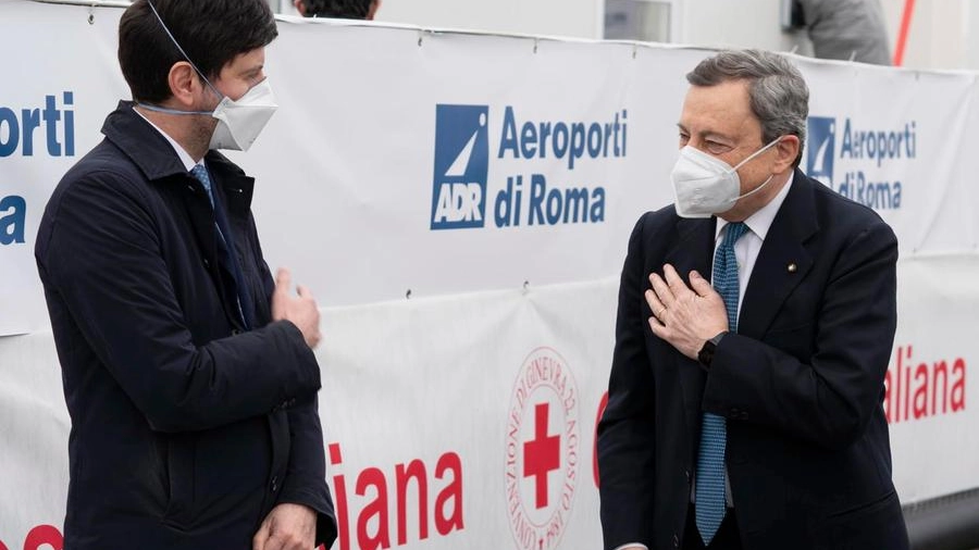Roberto Speranza e Mario Draghi (Ansa)