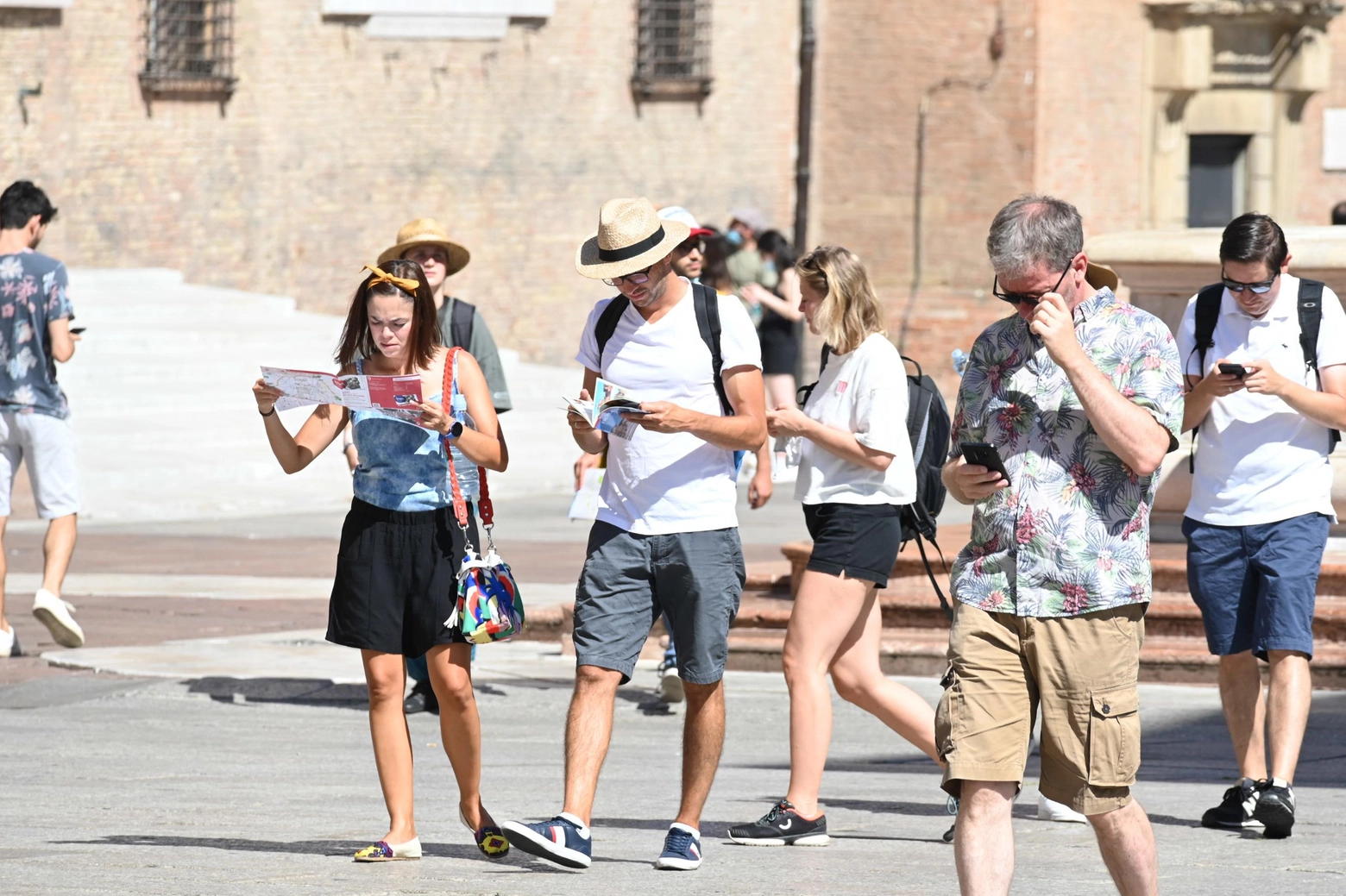 Turisti a Bologna: stop alle guide turistiche abusive, arriva la multa