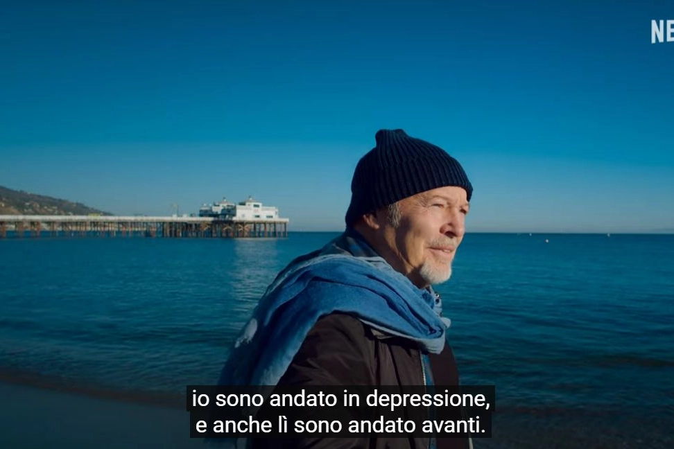 Vasco Rossi in uno screenshot del trailer ufficiale della serie che sta per uscire su Netflix