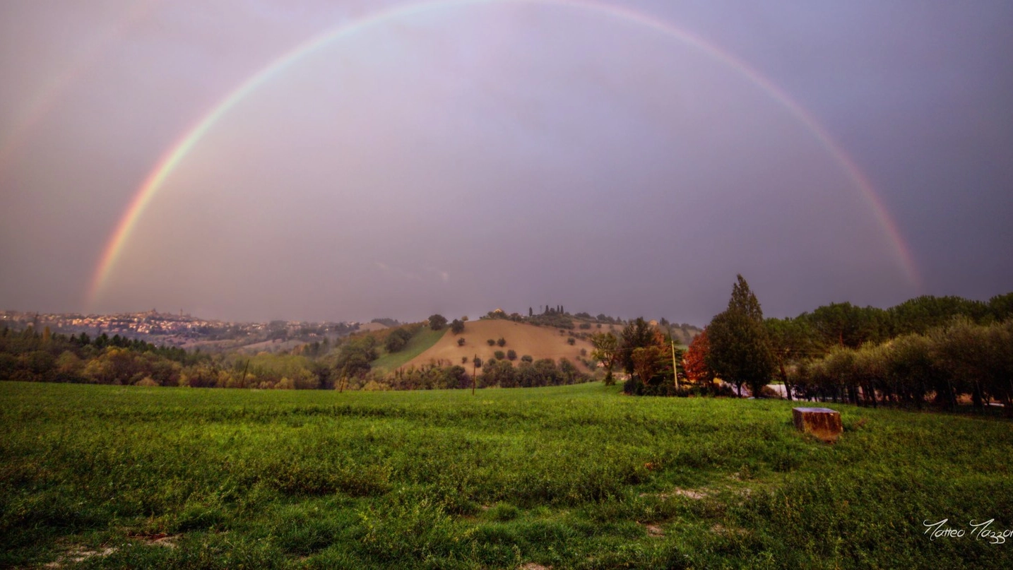 Macerata sotto l’arcobaleno (foto Matteo Mazzoni)