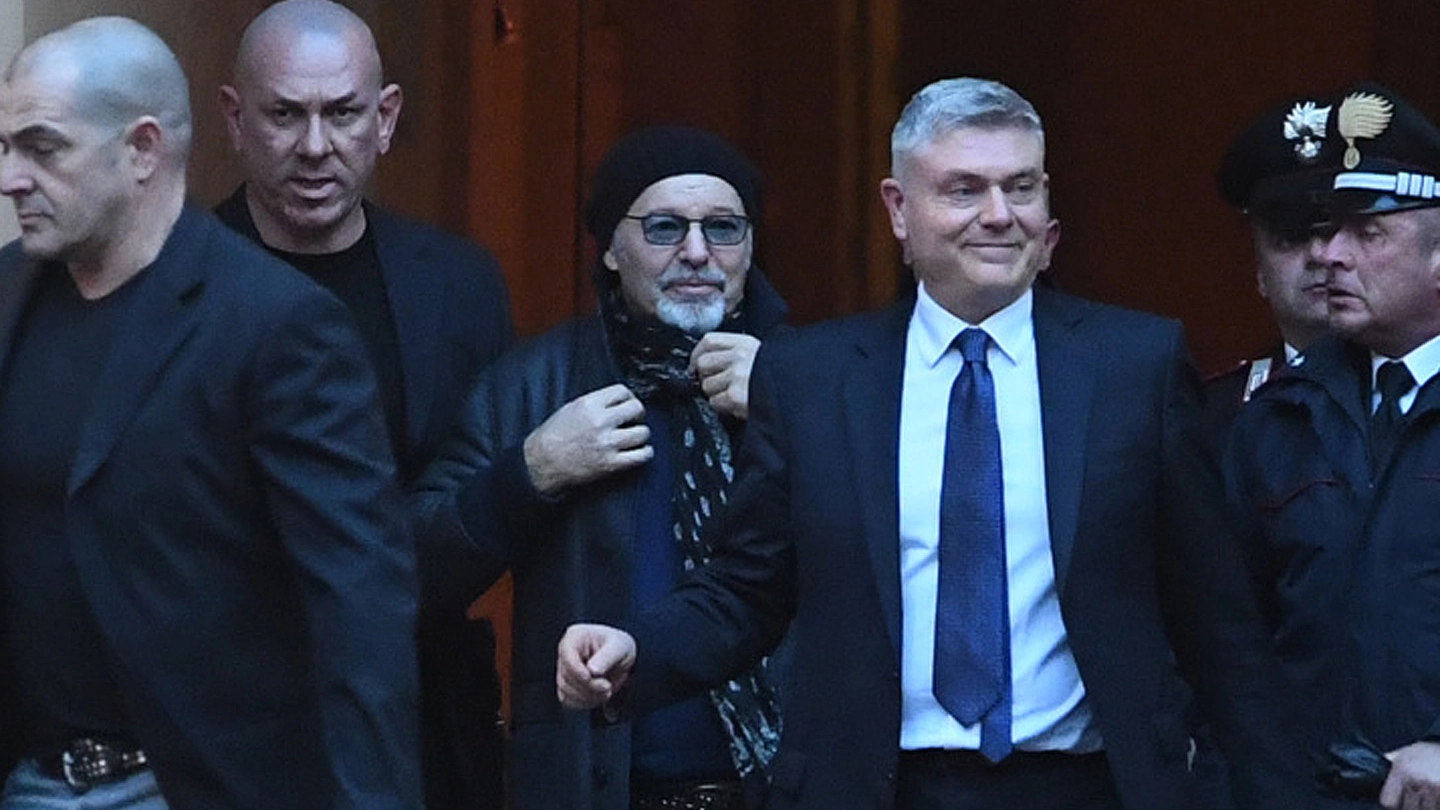 Processo all'ex manager Salvati, Vasco Rossi in tribunale a Bologna (fotoSchicchi)