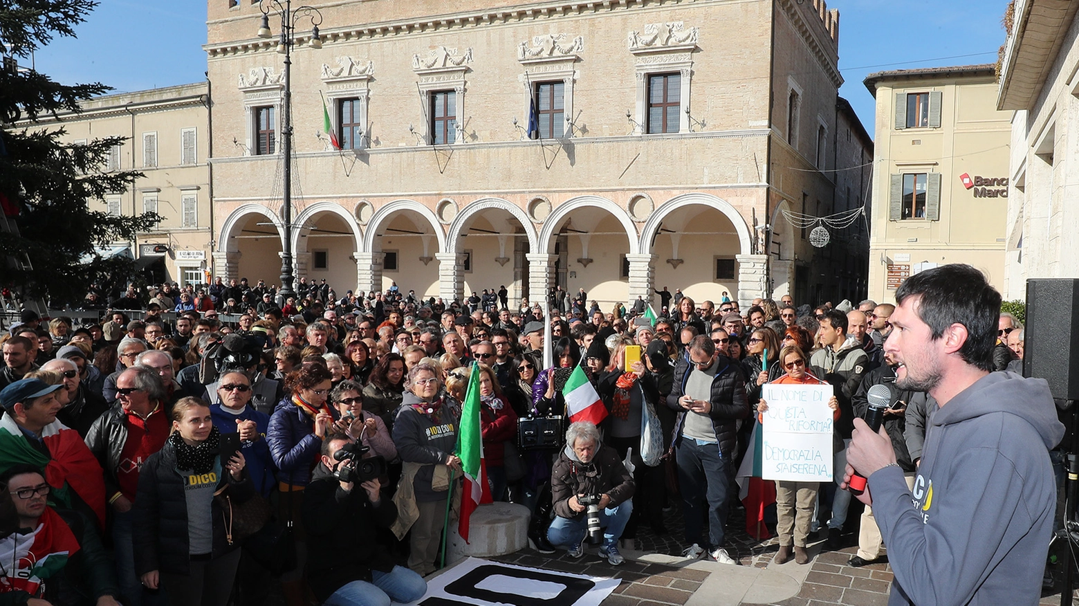Cecconi a Pesaro per la manifestazione del "No" al referendum (Fotoprint)