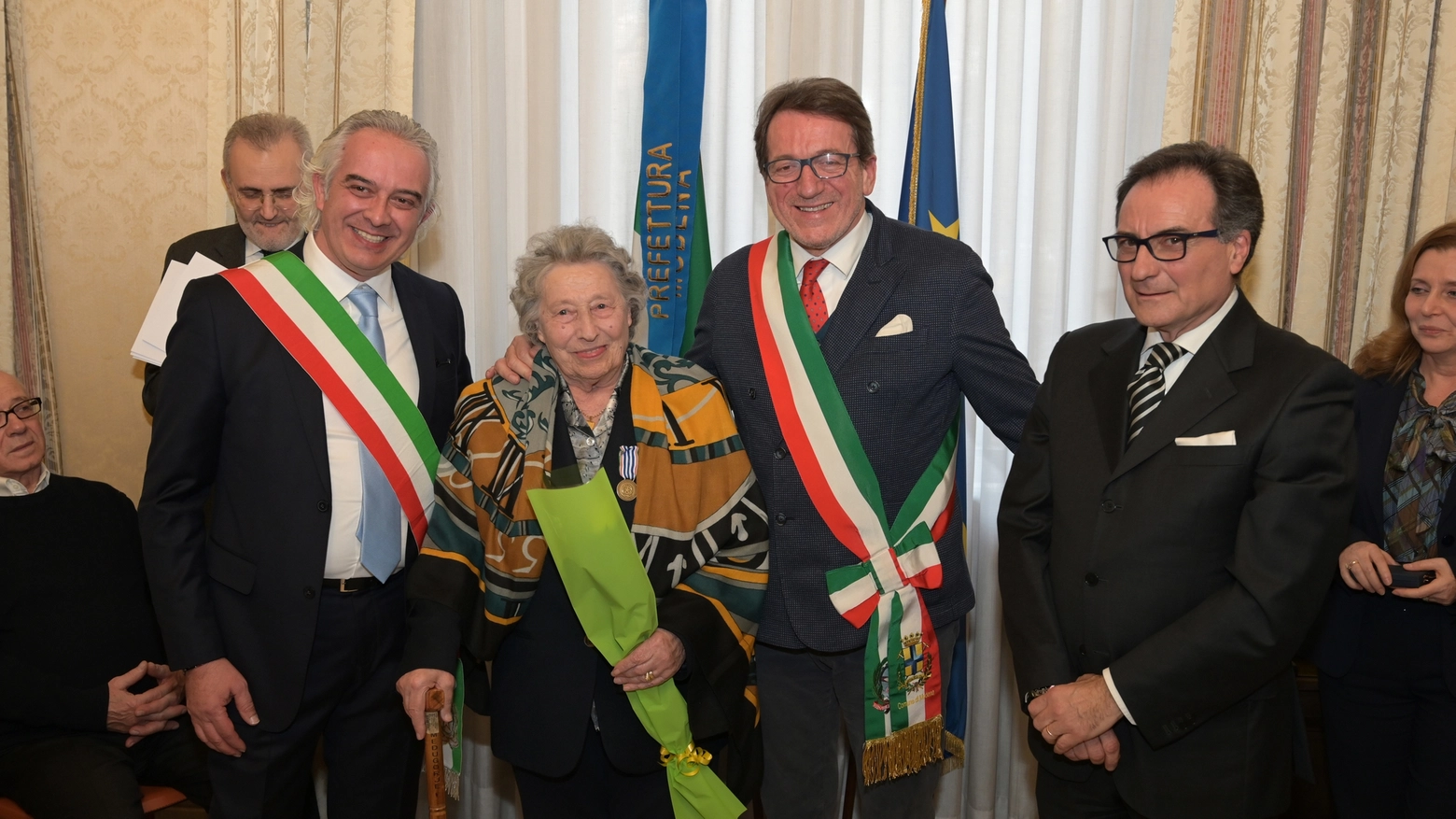 La mamma di Vasco Rossi, Novella Corsi, riceve la medaglia d'onore (FotoFiocchi)