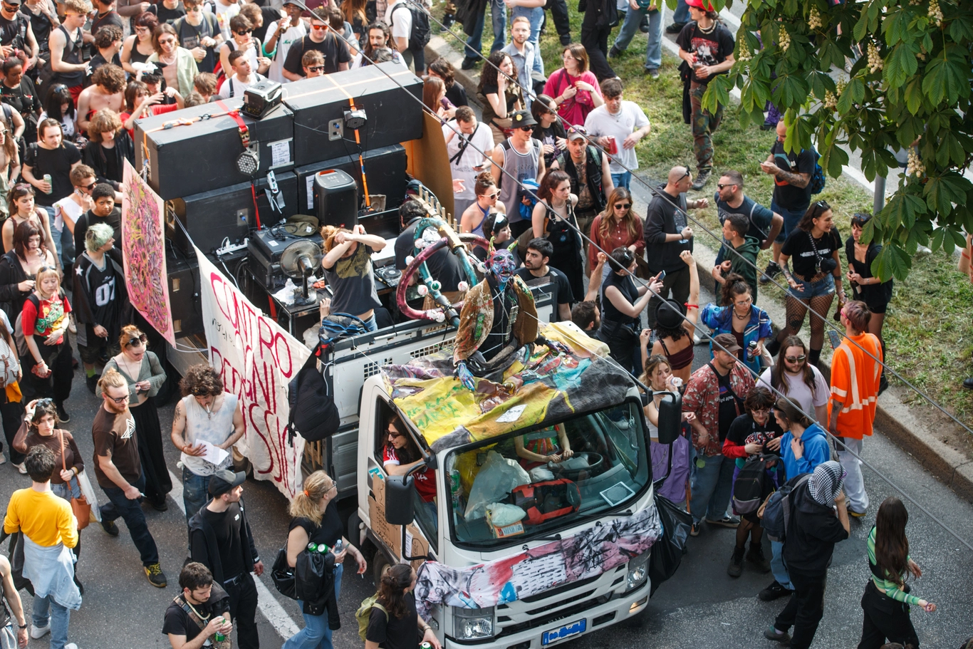 Un’immagine della Street Parade che si è svolta a Bologna quest’anno