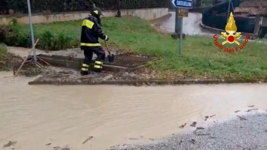 Maltempo: strade come fiumi in provincia di Ancona