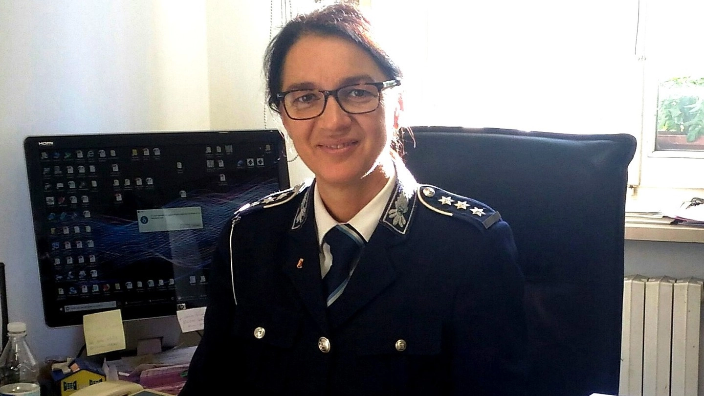 Anna Rita Montagna, comandante della polizia locale, chiede rinforzi almeno per la stagione estiva