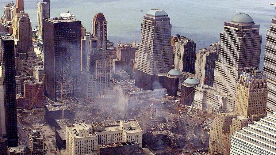 Il cratere del World Trade Center dopo la tragedia