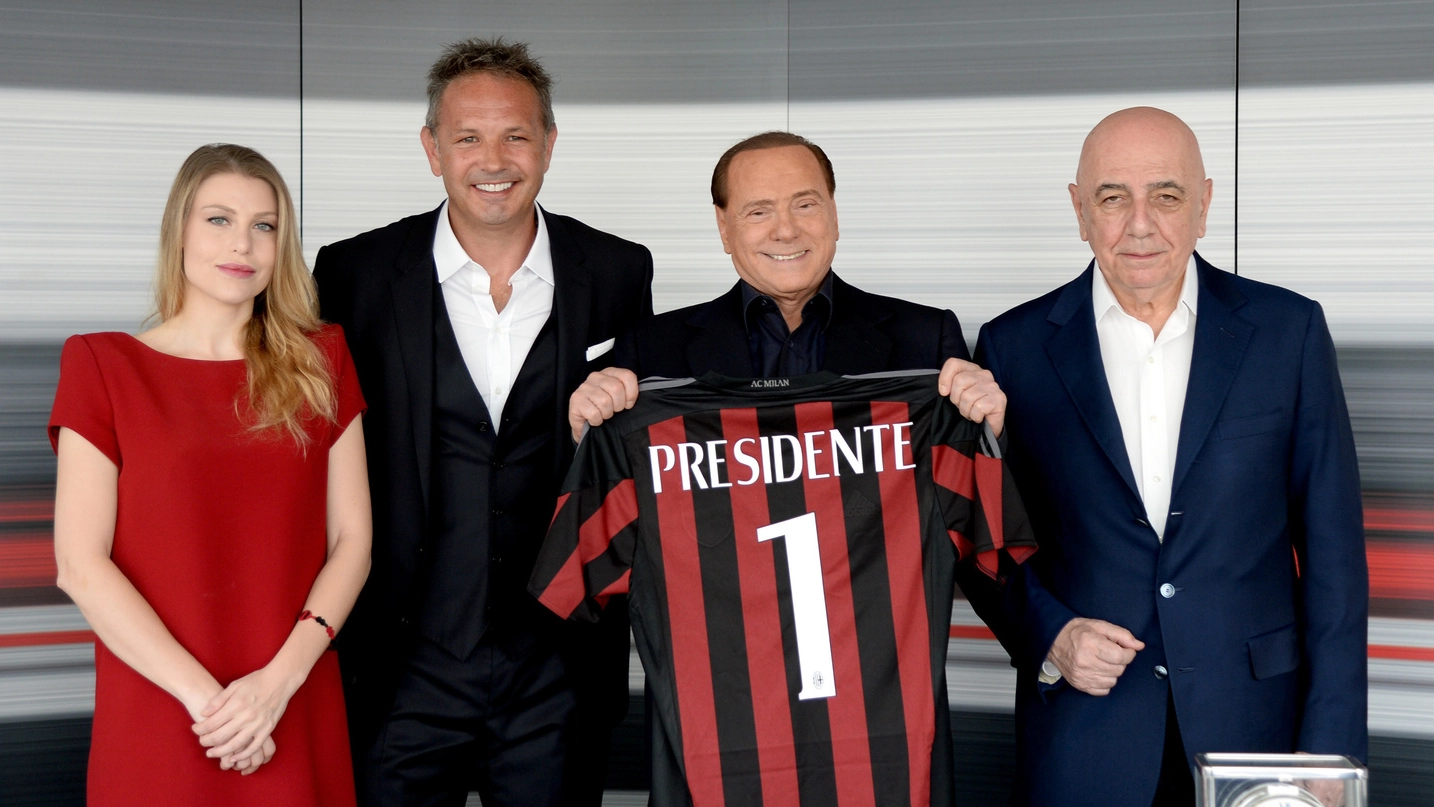 Sinisa Mihajlovic e Silvio Berlusconi al Milan nel 2015