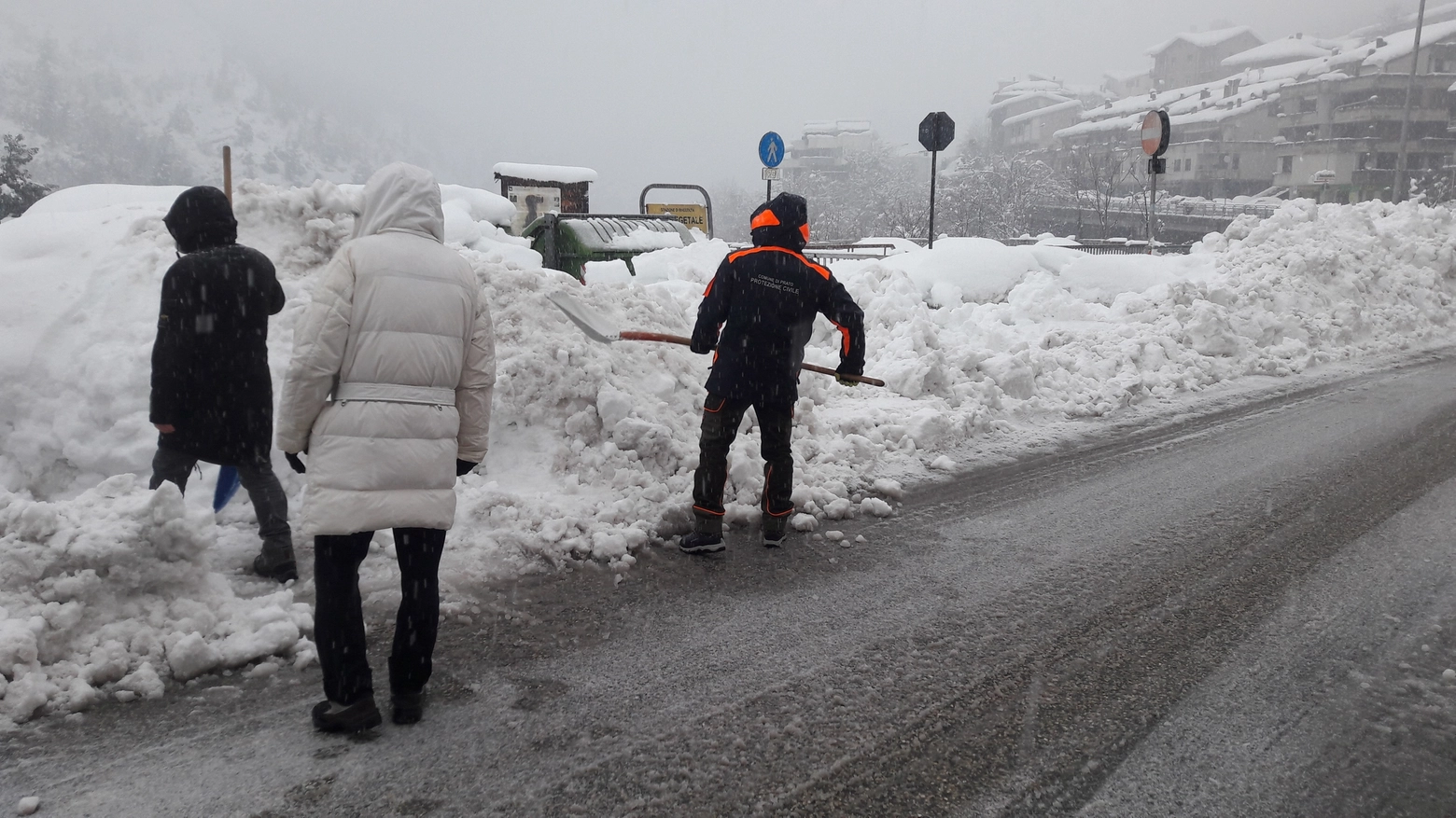 Neve nelle Marche, situazione critica 