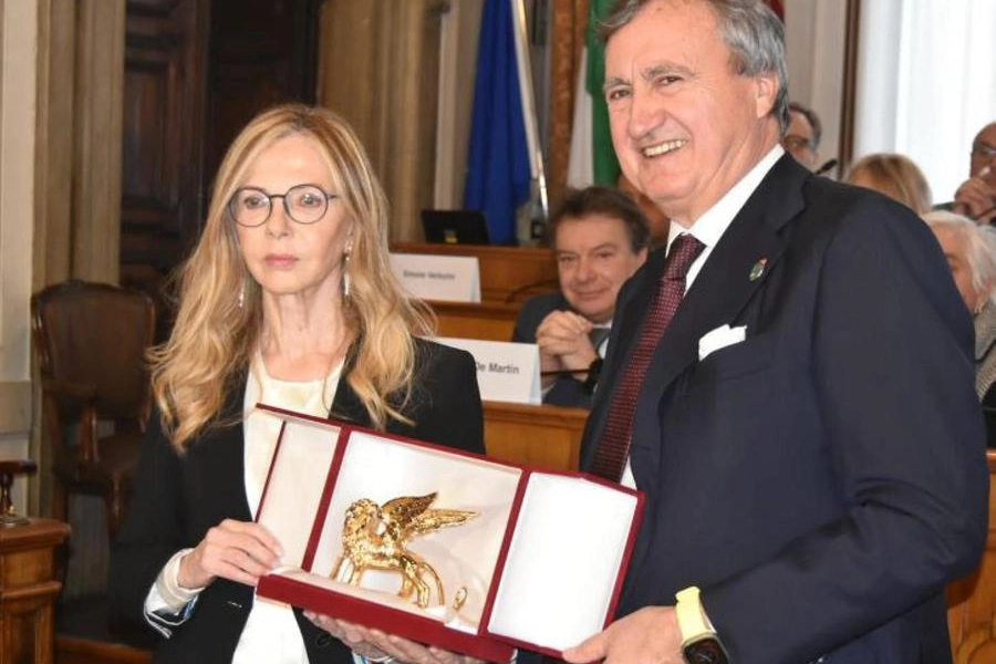 Gemma De Angelis con il sindaco Luigi Brugnaro