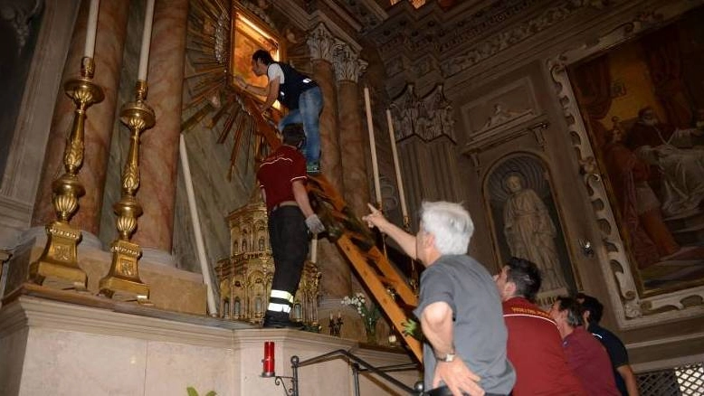 Furto sacrilego nella chiesa di Villa Potenza (foto d’archivio)