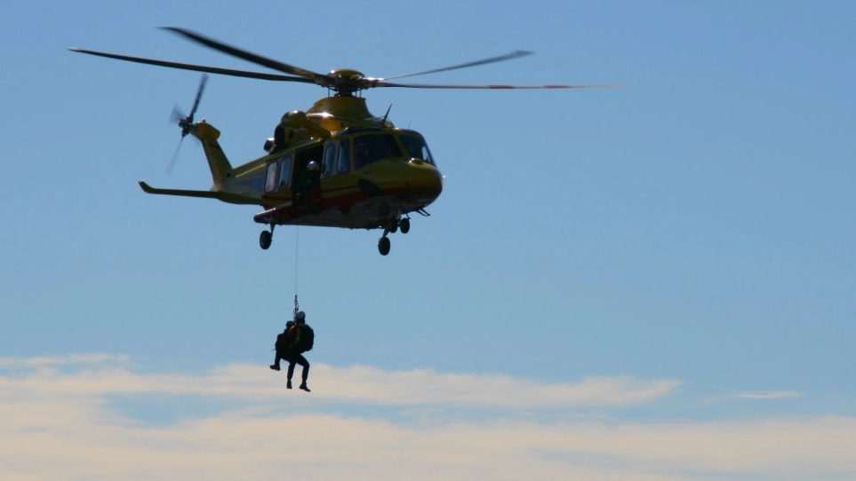 Sul posto è intervenuto l’elicottero del Soccorso Alpino e Speleologico del Servizio Provinciale Trentino