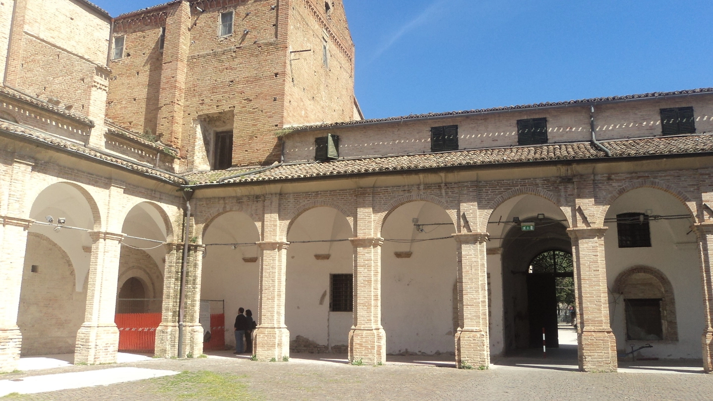 Chiaravalle, il chiostro dell’Abbazia Santa Maria in Castagnola