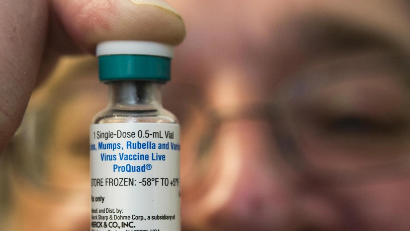 Una dose di vaccino contro il morbillo