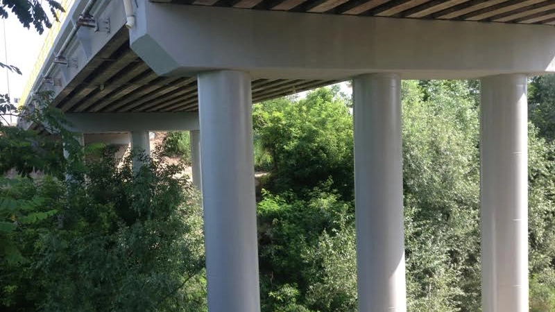 Lavori indipensabili al ponte sul fiume