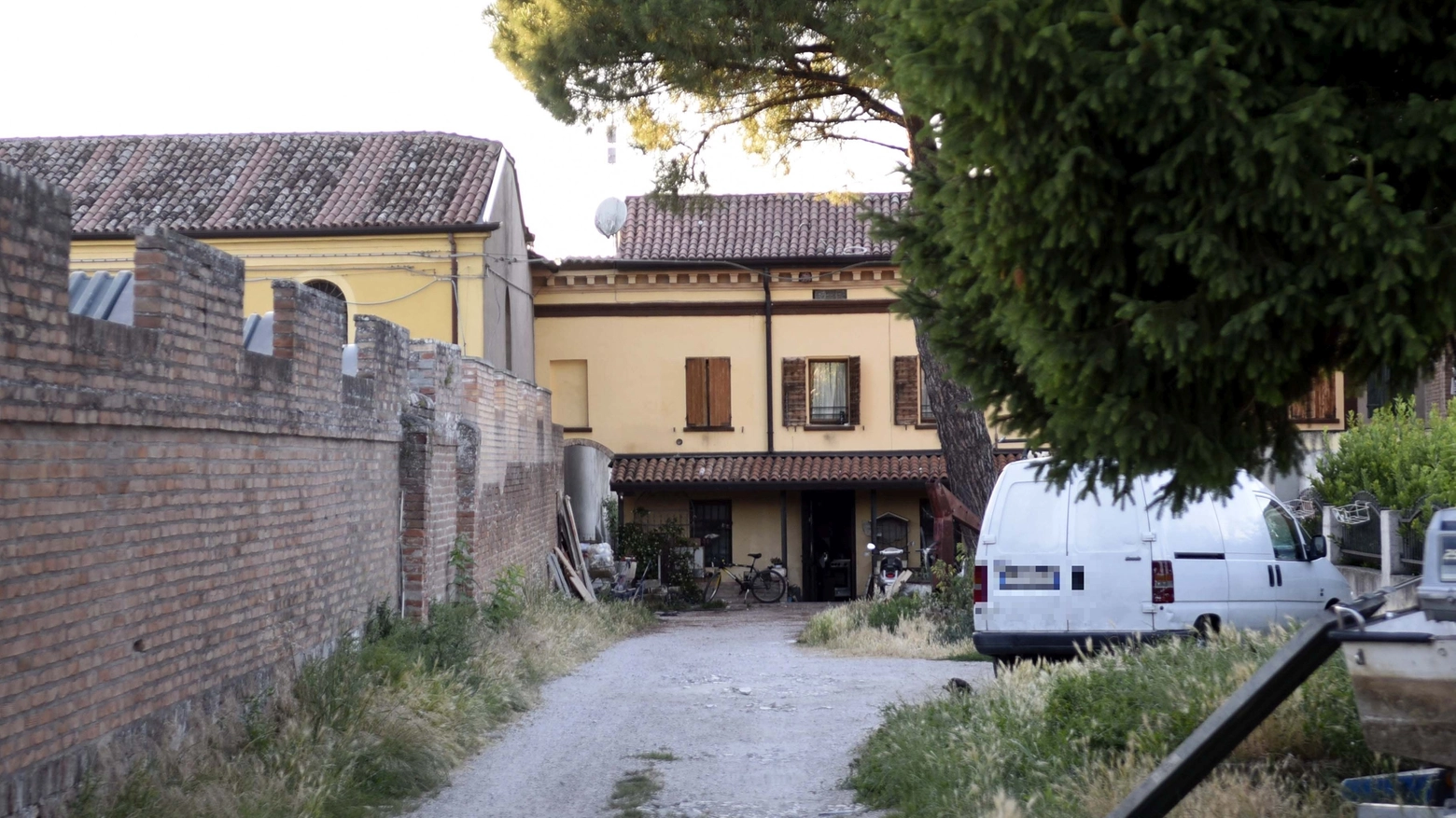 Il luogo della tragedia a Migliarino (Foto Businesspress)