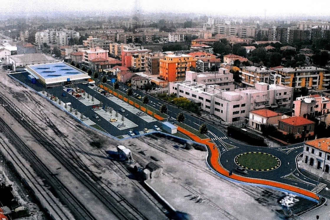 RIQUALIFICAZIONE Dall’alto il progetto del nuovo Eurospin con parcheggi e rotatoria; l’architetto Remiglio Bursi e l’ex Molino Albani