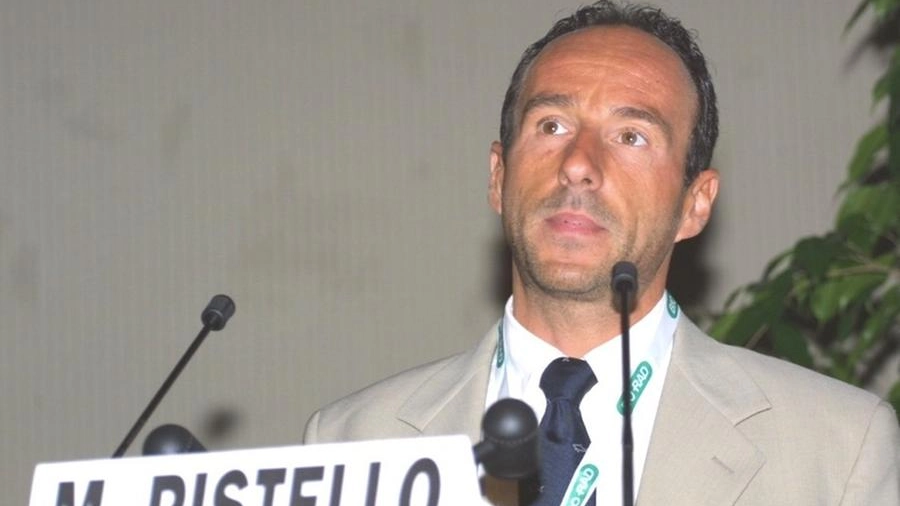 Il professor Mauro Pistello, direttore Unità operativa di Virologia