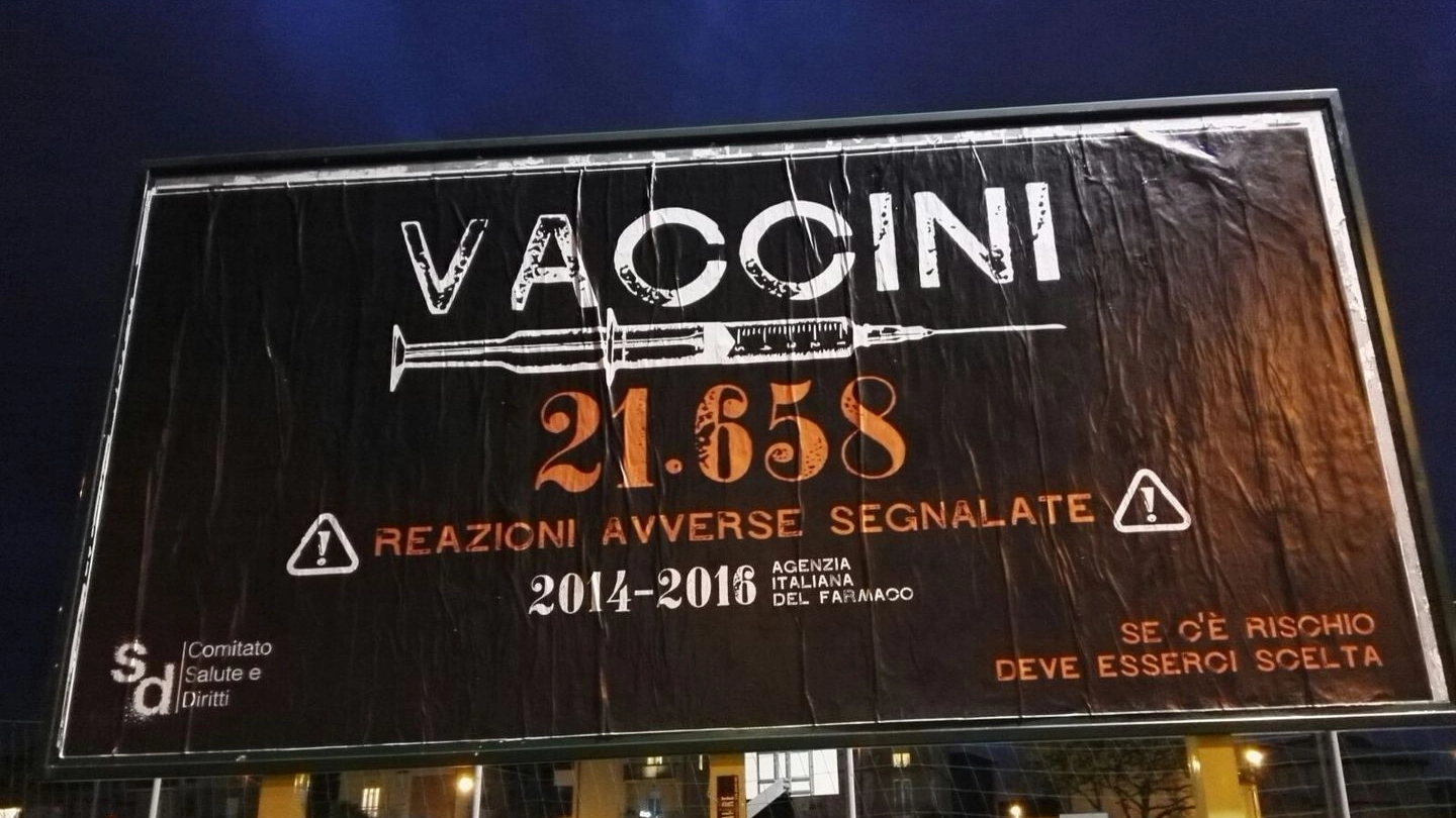 Uno dei cartelli apparsi a Pesaro e Fano 