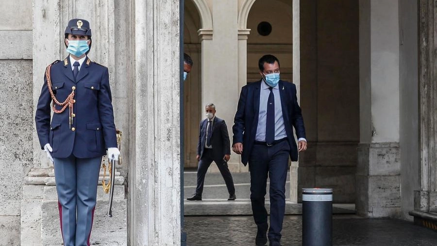  Matteo Salvini esce da palazzo Chigi dopo l'incontro con Draghi (Ansa)