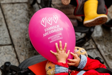 Famiglie Arcobaleno, Procura Padova esamina atti nascita di 33 bambini con 2 mamme