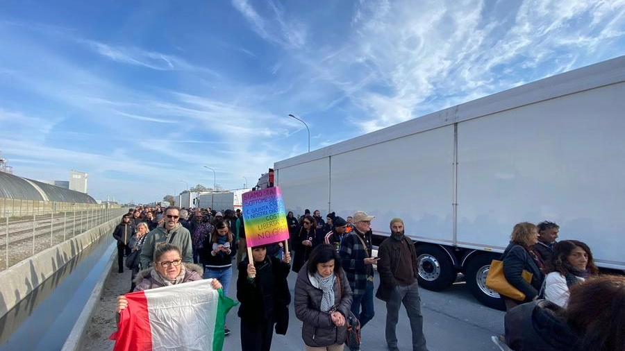 La protesta dei lavoratori del porto a Ravenna (foto Zani)