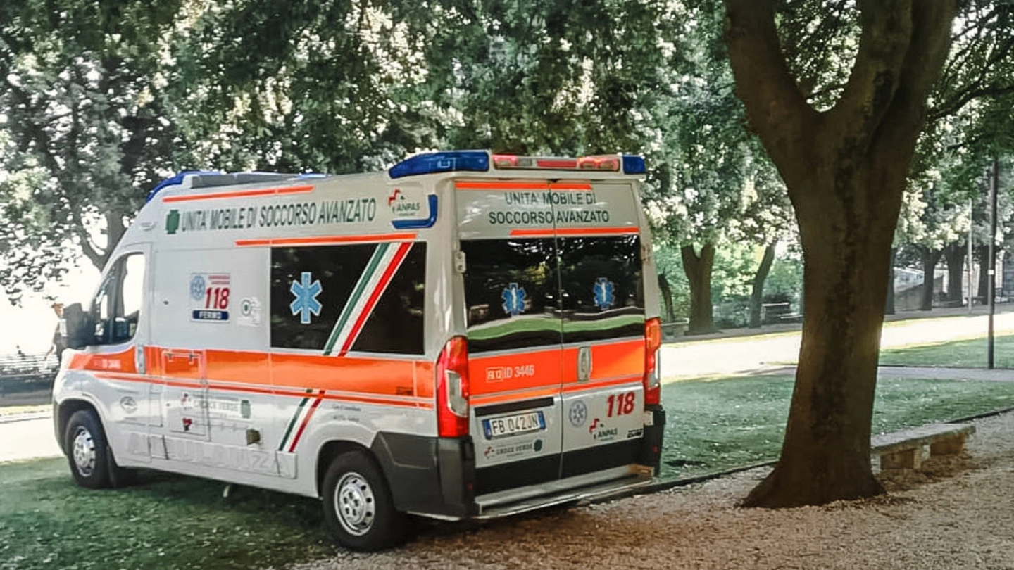 L'ambulanza al Girfalco (Foto Zeppilli)