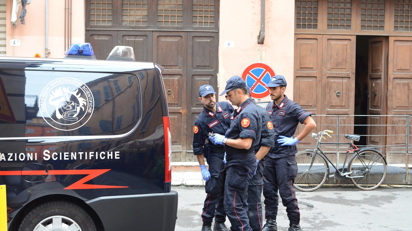 I carabinieri durante le indagini