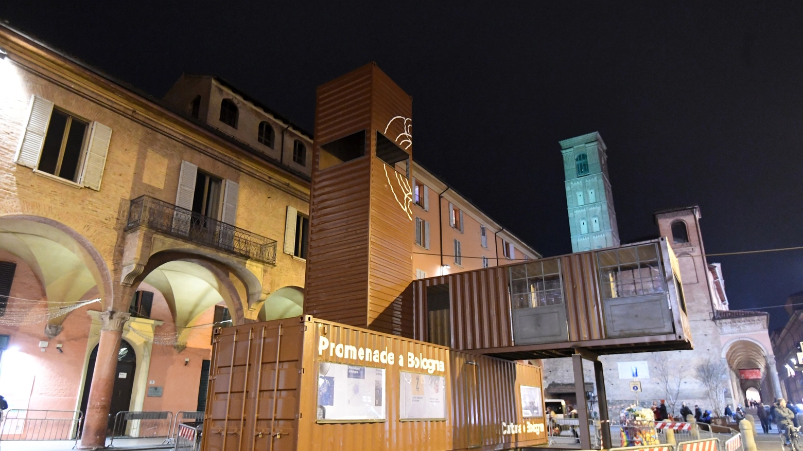 Ecco il nuovo volto di piazza Verdi con i container (foto Schicchi)