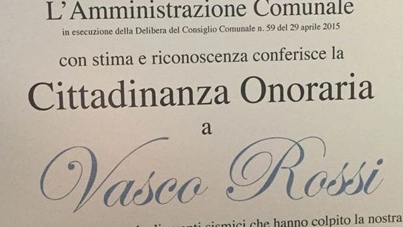 L’attestato di cittadinanza onoraria dal profilo Facebook di Vasco Rossi 