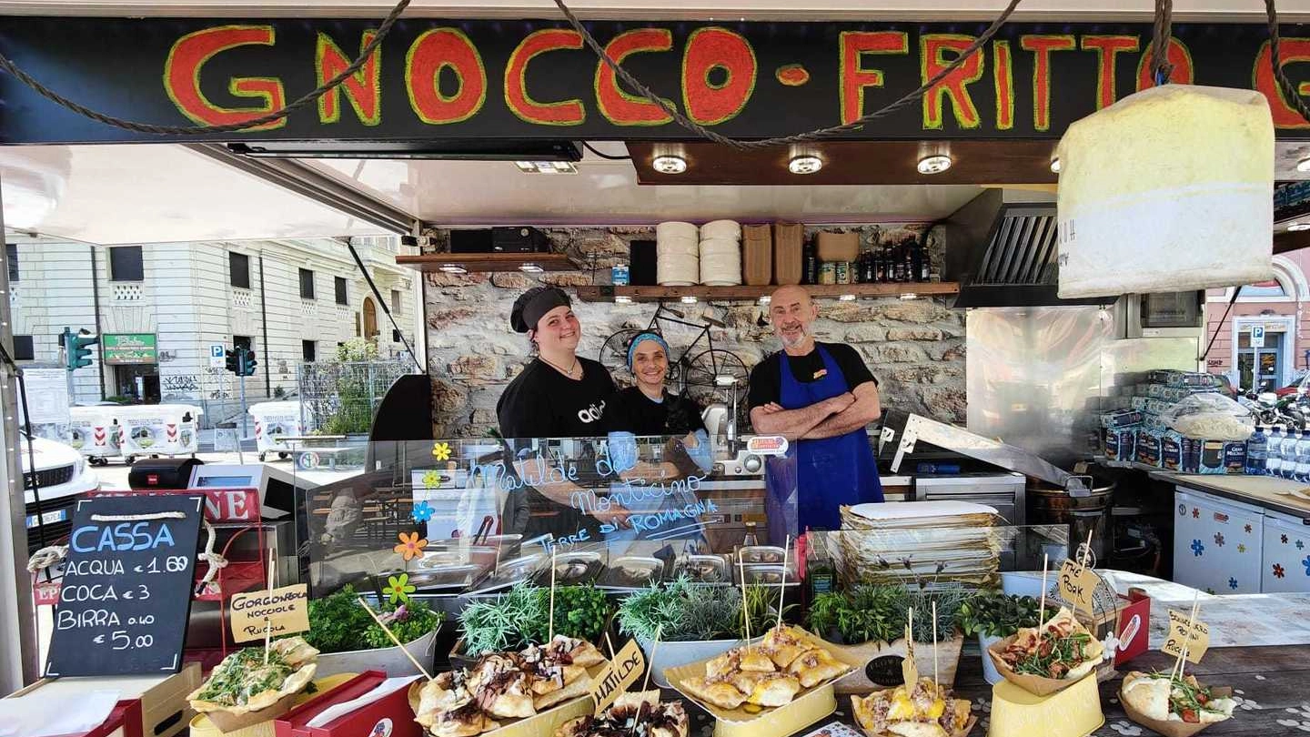 Ancona: la Fiera di San Ciriaco sfida il maltempo, lo street food apre le danze