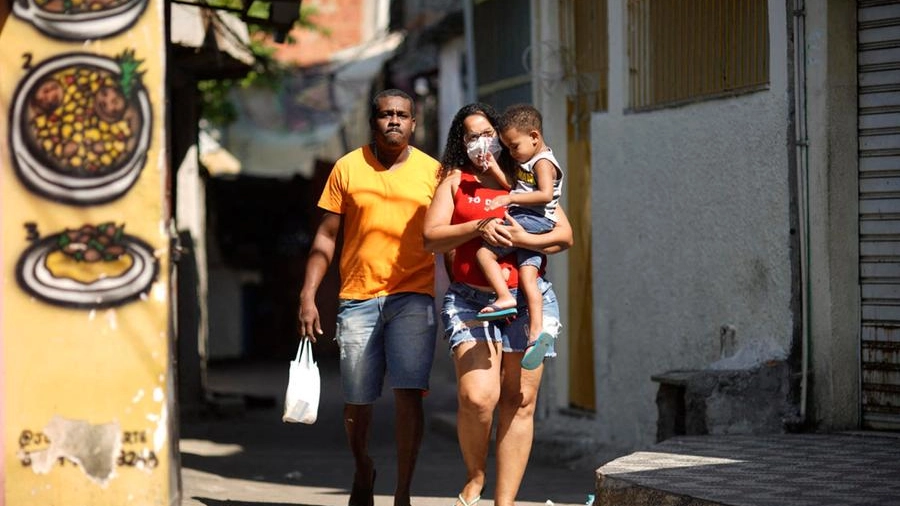 L'allentamento delle misure in Brasile sta causando un dramma sanitario
