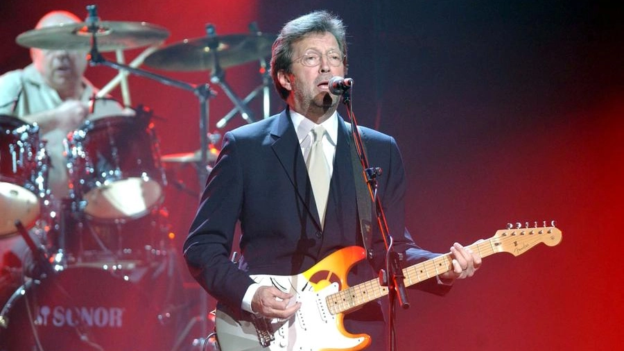 Eric Clapton, 76 anni, è stato vaccinato con due dosi di AstraZeneca