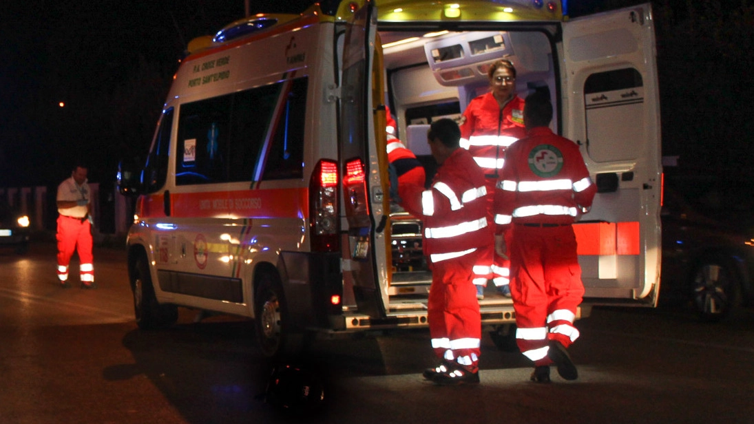 Un’ambulanza (foto di repertorio Zeppilli)