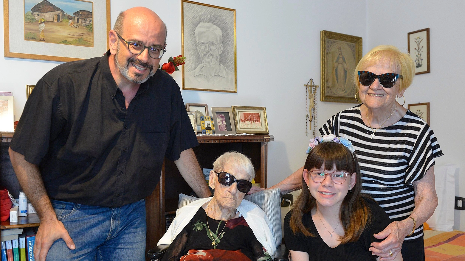 Domenica Ercolani con la figlia Alessandra, il nipote Luca e la pronipote Letizia