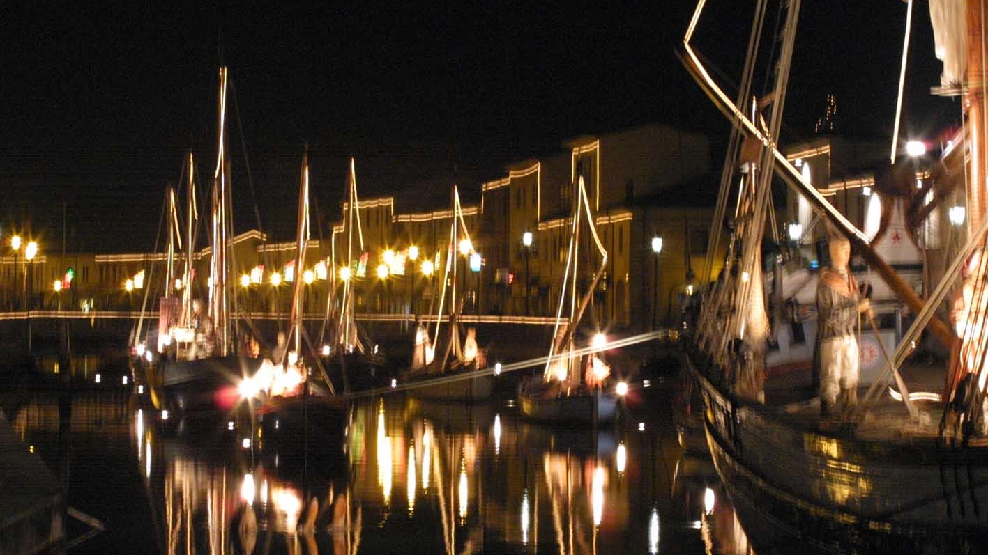 Le barche ormeggiate nel porto canale a Natale