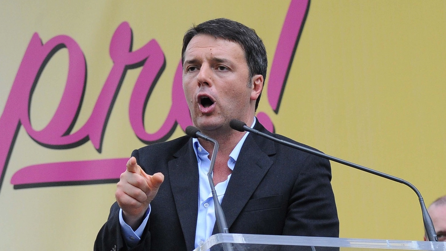 Matteo Renzi sul palco della festa dell’Unità in Montagnola (Foto Schicchi)