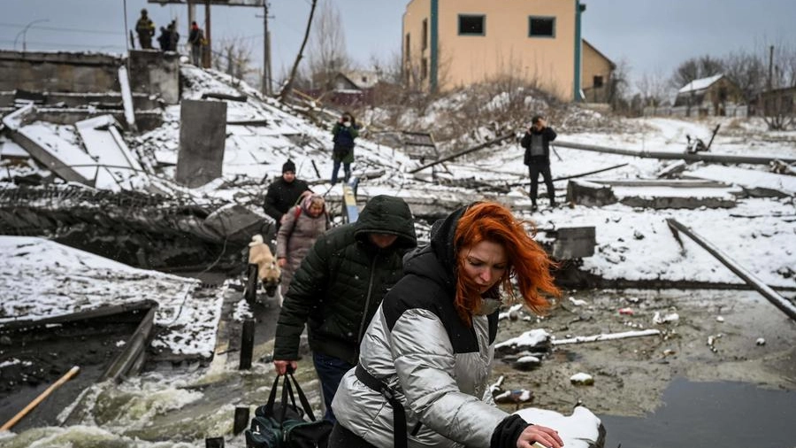 Ucraina, civili in fuga