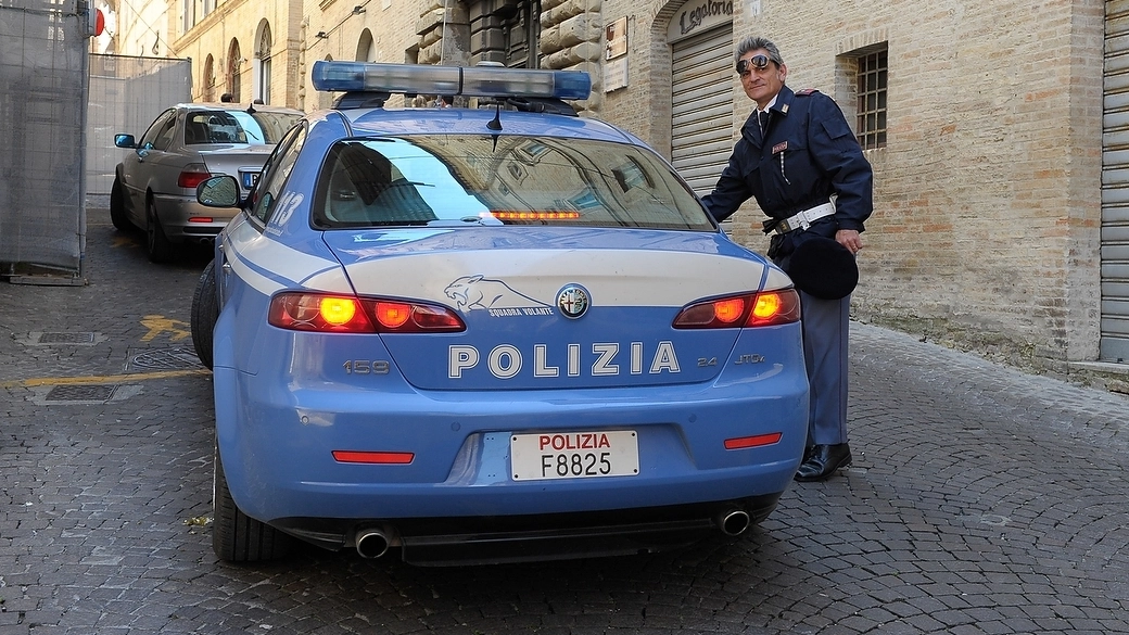 Gli agenti hanno acquisito anche le immagini delle telecamere in zona di via Trentino